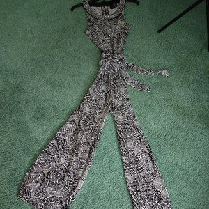 Rafaella sleeveless black/white print jumpsuit. EUC. Size SP